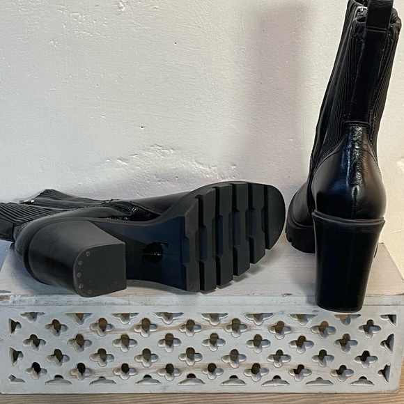 #0105 NWOT-dolce vita Rugged black elastic top side zip moto boot 3.5 heel-7.5 - Picture 6 of 9